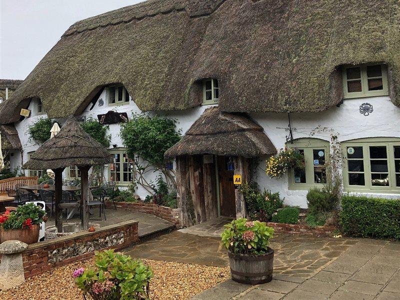 The Hatchet Inn Chute المظهر الخارجي الصورة